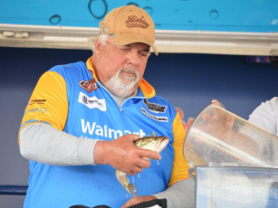 4E667BCD-EBA2-4A32-887A-3F3AEA0C0AFC