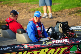 4E71A376-48AD-4CCD-8752-3AC95A68E1EB