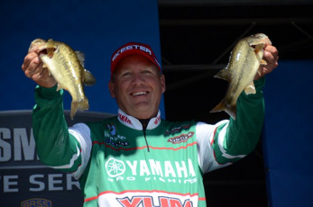 526CC881-44AD-4365-B1EF-D87AAF47050E