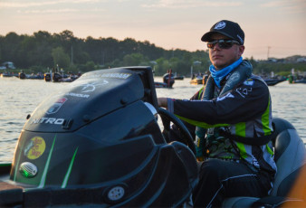 52C7807F-B787-402A-8B8F-F16C9A688A14