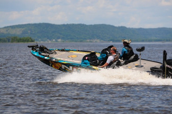 53CDDC6D-56F4-4380-921D-89234A9E788E