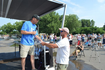 54AB7249-7B10-4CCB-916F-0F45150ECF27