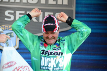 555DF1EE-A6C0-4398-B951-A9697B976A20