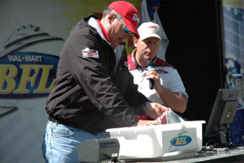 59850100-CA45-45F7-9AC2-5EEFF20DCF4E