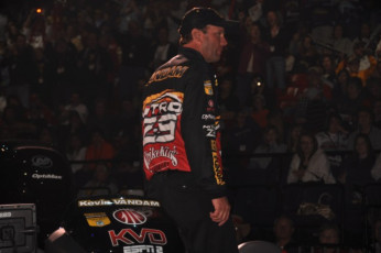 5B708091-430C-4913-8F95-4BBAA6308078