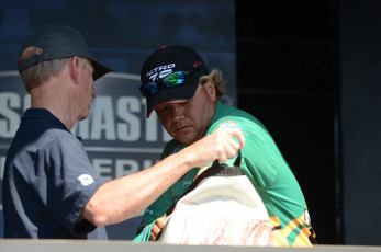 5C6CCA8A-B342-4925-B560-34BD9971C3CC