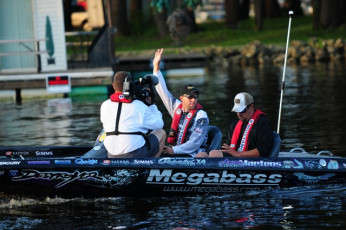 5DABB49E-1C97-4B41-95FE-CE3A5ECEF09F