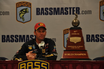 6030640F-0EB1-4D90-8D81-7226025A66AA