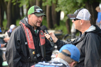 6168E746-D123-4B5F-87B7-C1DC80E6D40A