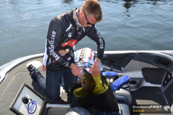 619B89A9-4809-4CB8-9590-3C3F44ABE8FF