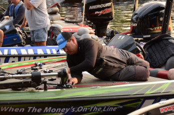 63132E70-A9CE-4DAE-AA6E-DABA9E2B8C5B