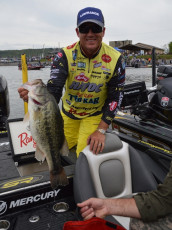 63FC6319-293C-4146-8878-C86B9F8C2660