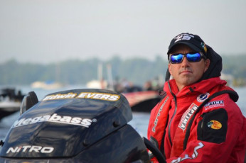 644A5B2C-122E-4ED1-AF38-D8A3E9E7D44C