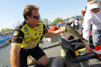 64527351-759C-43A3-A394-BAEDCBE49126