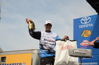 6532B453-7958-4A3B-866E-A457224E8A16