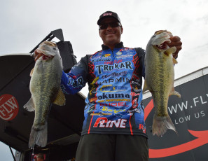 6560E493-2560-4A0F-9B7E-4DD13EBB2386