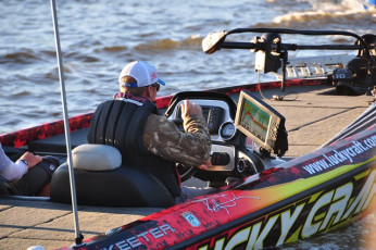 65E011B7-28D7-4C0A-BACA-CD2DC656DDCF