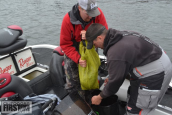 660DBB20-FBB5-416B-8AAA-F25B445B9799