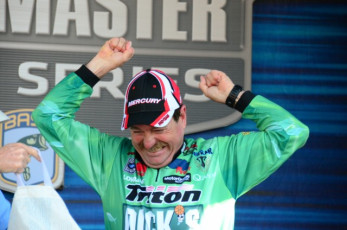 698CBBCF-91A6-4CB7-9CA8-CB29D4081572