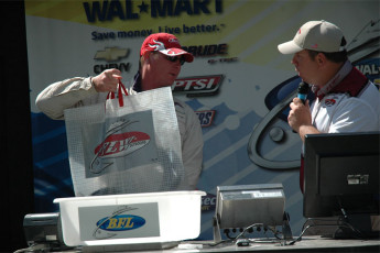 6A2C2B21-A67B-415B-8523-DEBAE1726D76