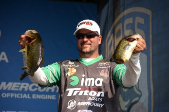 6A2FA91E-F02D-4105-84D1-BB4D9CA5251D