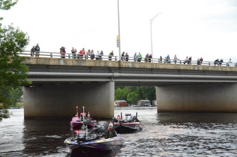 6A9B028F-8FAE-4FAE-B43F-06E12DB5F065