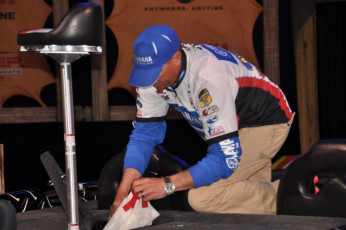 6D2B3AAD-92B1-4007-BF34-C7E21ABAB161