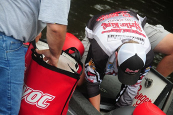 6DE5EB2A-9741-423B-A72C-0C7C93C6C448