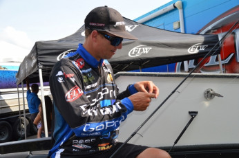 6E30C746-675B-4BBE-84D5-A572F8053BD0