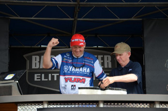 6E6BC032-1DE8-4333-91D9-64901C3DDFCB