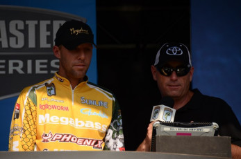 6F978877-3D4B-49E7-BAAF-15513A560808