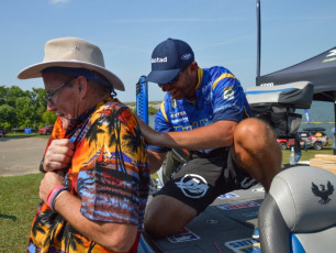 6FBB6876-3716-42F1-BCA5-73115DA8BEB1