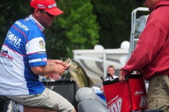 7059845F-A756-485A-9EA3-7AAC2AAD1CDE