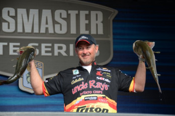 70676602-6D44-4B23-A946-F3F070B0AEF5