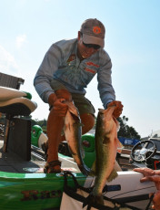 707D09B9-F02A-4B9E-919D-11441431E837