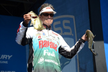 7305999D-EA2B-4CAF-A75B-DD9CC3A6173C