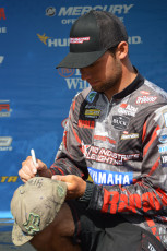 73987001-C5A1-4B2D-8DE9-76F6F2208173