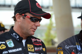 74537651-D63E-441B-B0AC-6EA074447B7E