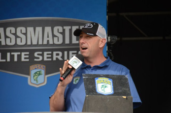 75164137-4192-4D9C-9622-4ABD654EB3B7