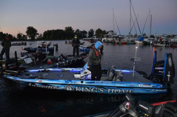 75AC433B-7EB9-4182-B1F0-217ECEE7C031