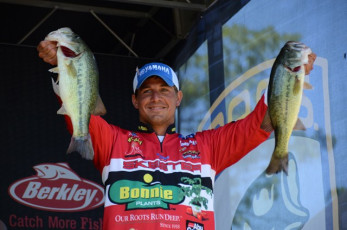 75D95F68-D151-469D-8975-C7977025E0B1