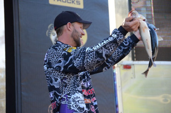 7860E654-0BFC-4A7D-AB52-6DFDB97BBBDD