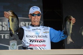 79992969-997D-41F4-9066-6C2355E1D16E