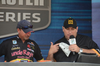 79DB2796-5CDF-4C9E-8B3E-02FAD2F14765