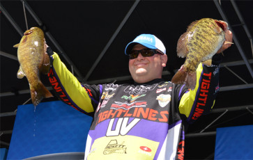 7A33DE2F-107B-4444-B0A3-305984F8A32D