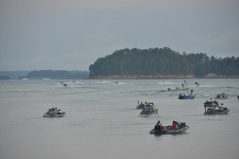 7B516D14-5766-48B4-93F2-1A8F9F78B616