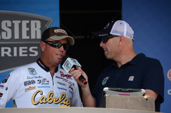 7C626C40-E940-4AA0-A528-01477F70EDBB