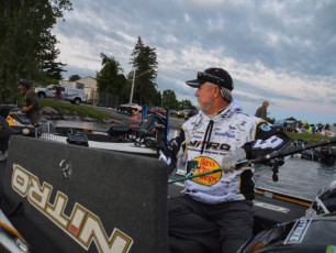 7C948D32-56E5-42D3-A60C-032D63E3800C