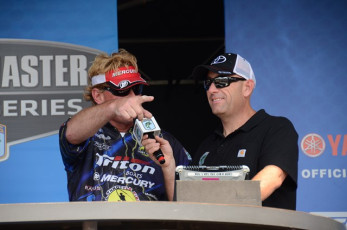 7D5AB193-5402-4A46-8A06-3DC7C27526D7