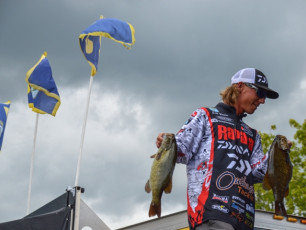 7D8B1DEE-3EFD-498D-919A-59A839F2A339